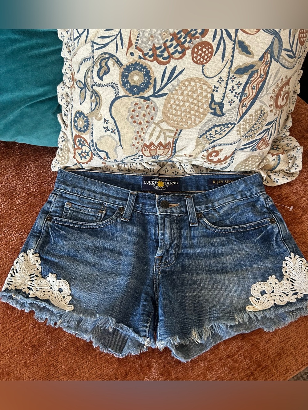 NWOT- Lucky Brand, w/lace,  denim short sz 00/24 MSRP $70